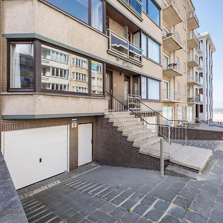 Apartment Near The Sea With Modern Comfort, Cleaning Included *