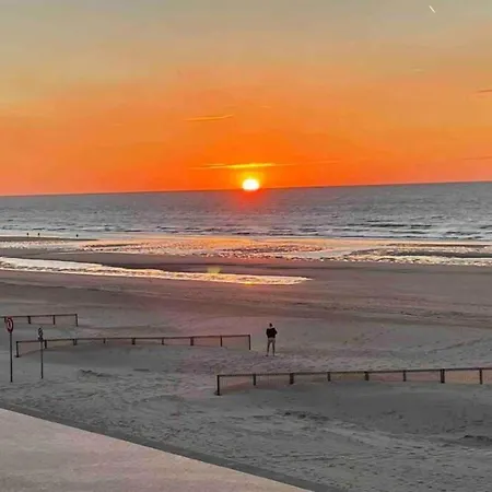 Near The Sea With Modern Comfort, Cleaning Included Koksijde
