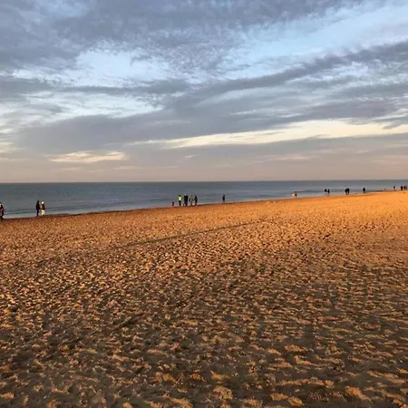Near The Sea With Modern Comfort, Cleaning Included 코크시데